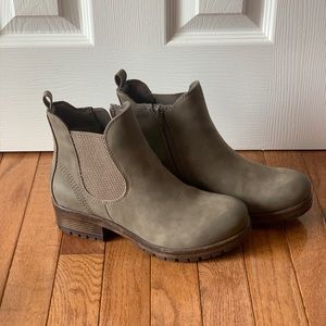 Crown Vintage Booties